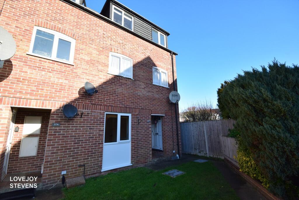 Main image of property: Crawford Place, Newbury, RG14
