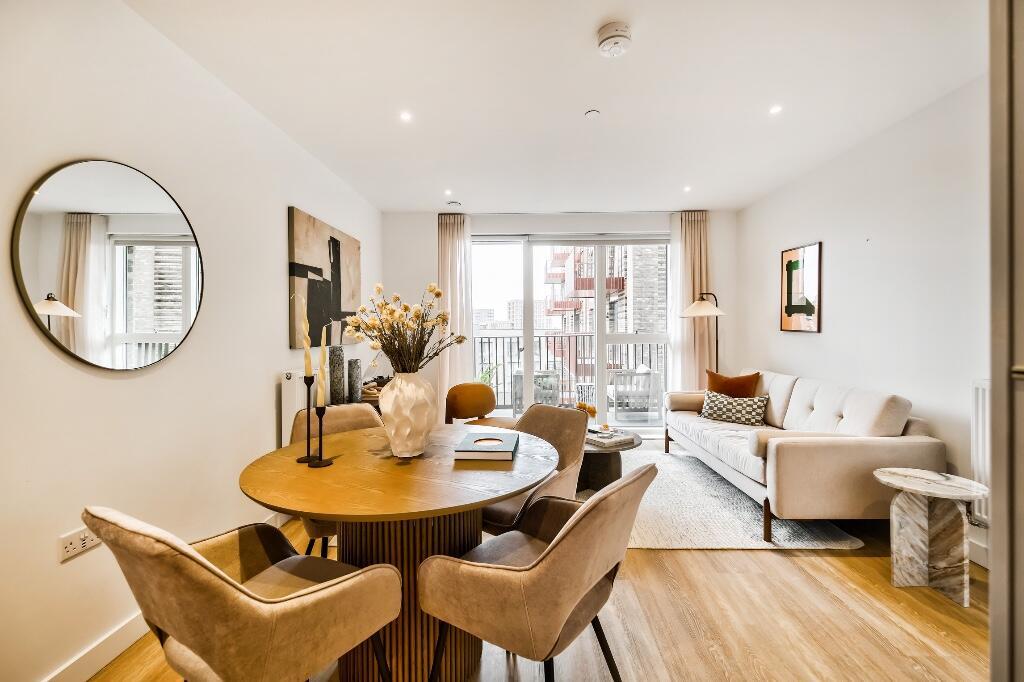 8-9 Upper Dock Walk, , London, 
E16 2GU photo 4