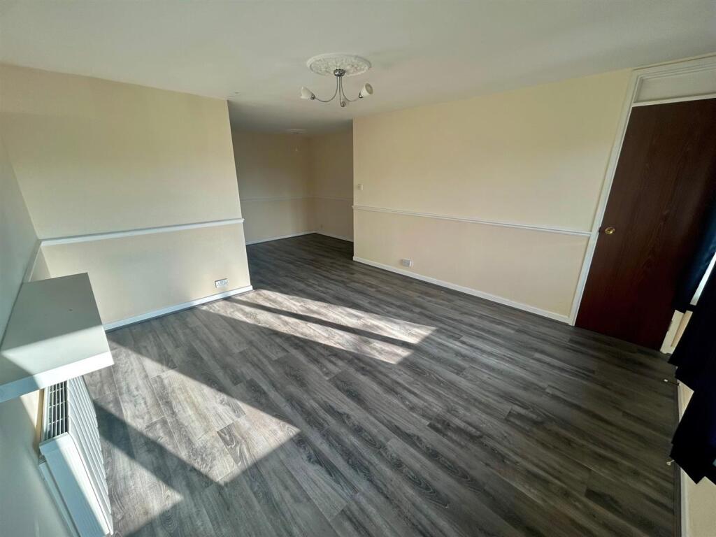 Apartment in Romford - View 4