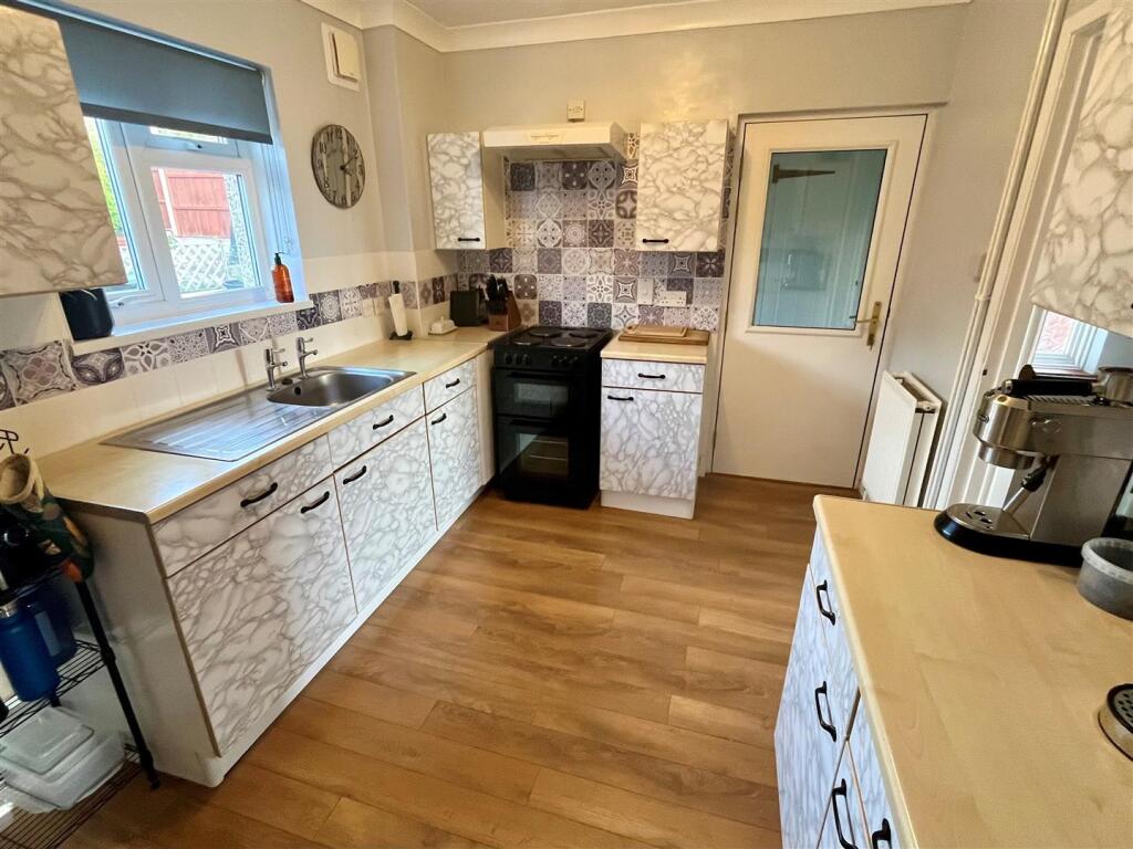 10, Stanley Little Road, Salisbury photo 3