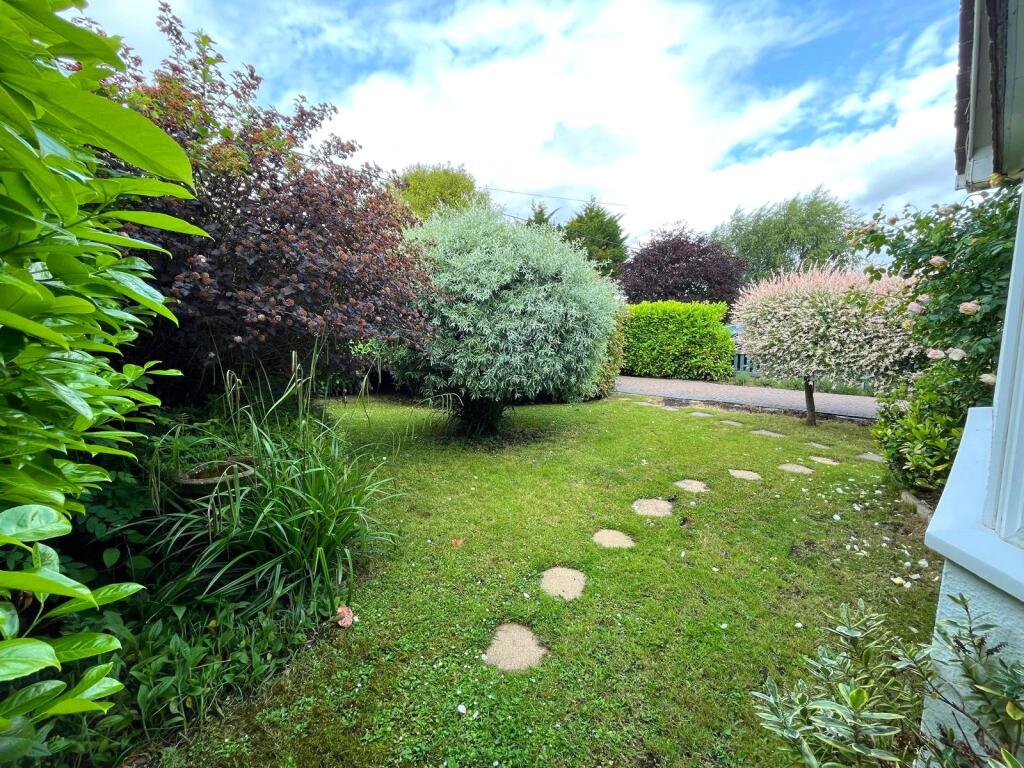 Cowbeech, Hailsham, BN27 photo 4