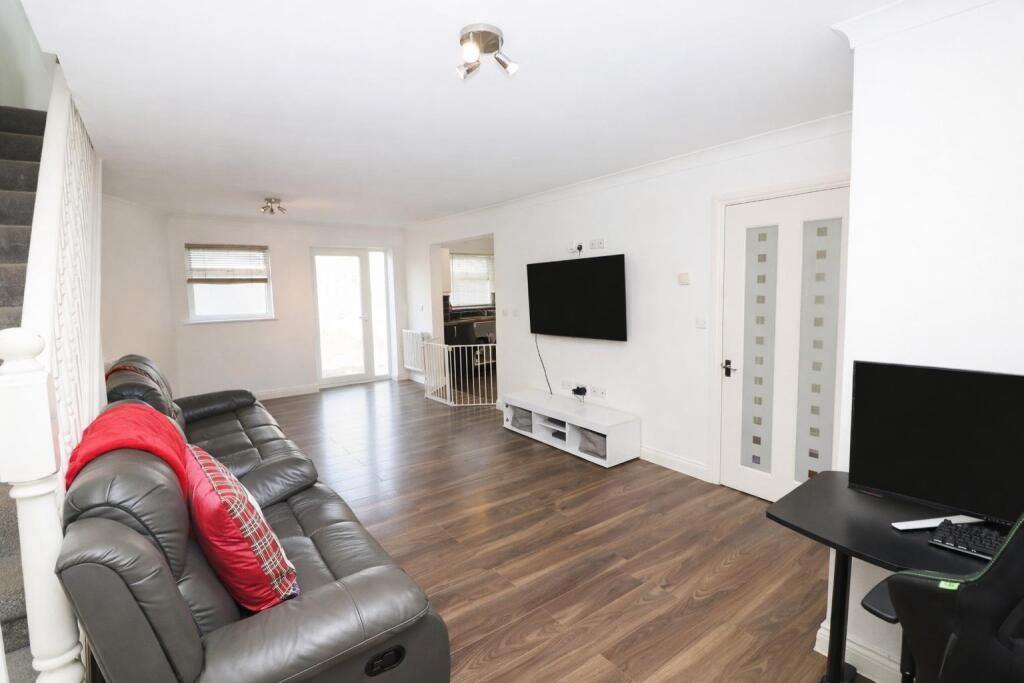 House in Rushden, North Northamptonshire - View 2