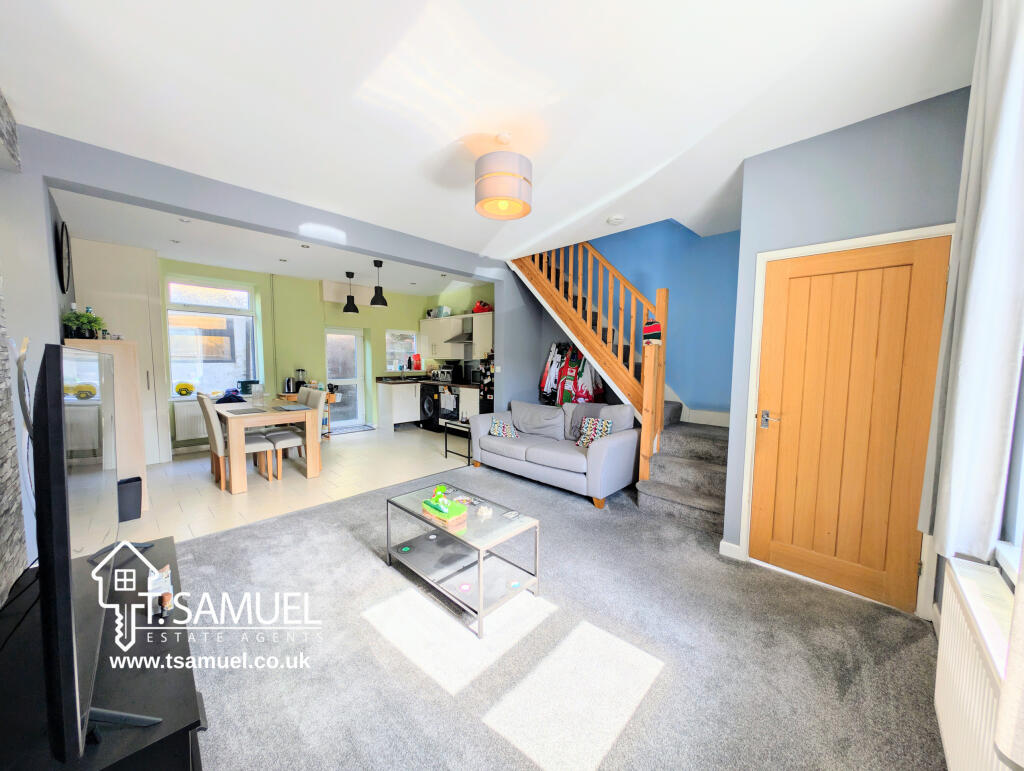 House in Cardiff, Mountain Ash East - More