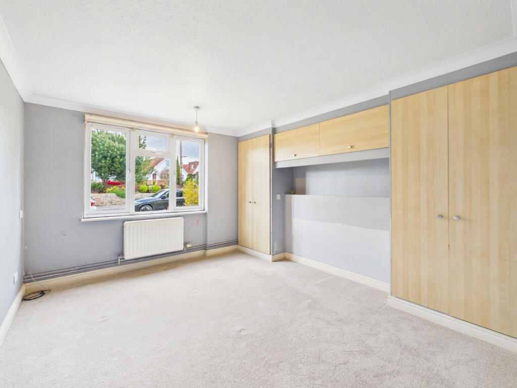 Colemans Moor Road, Woodley, RG5 4DN photo 4