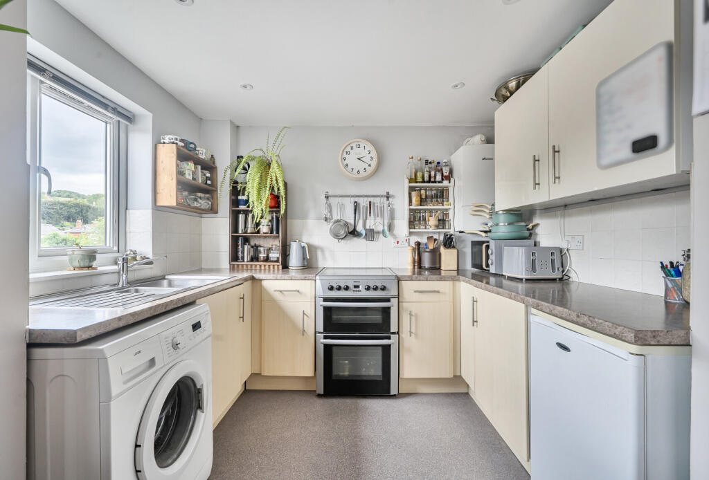 Lansdown, Stroud, Gloucestershire, GL5 - View 6