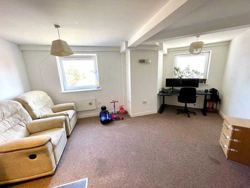 Apartment in Wrexham City Centre, Offa - View 4