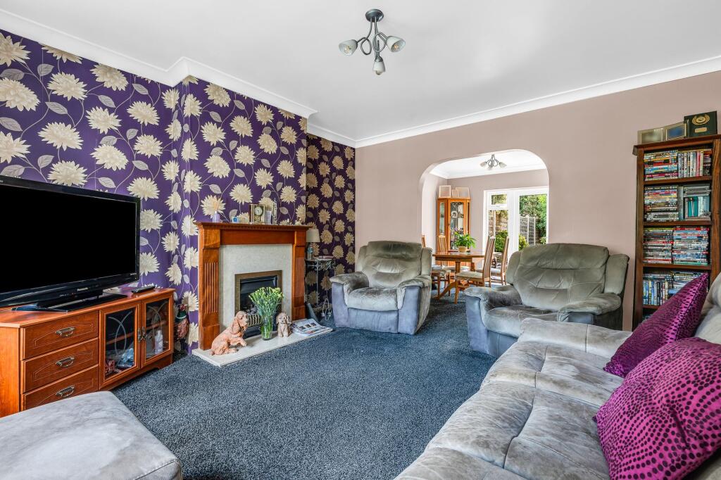 House in East Hertfordshire, Ware - More
