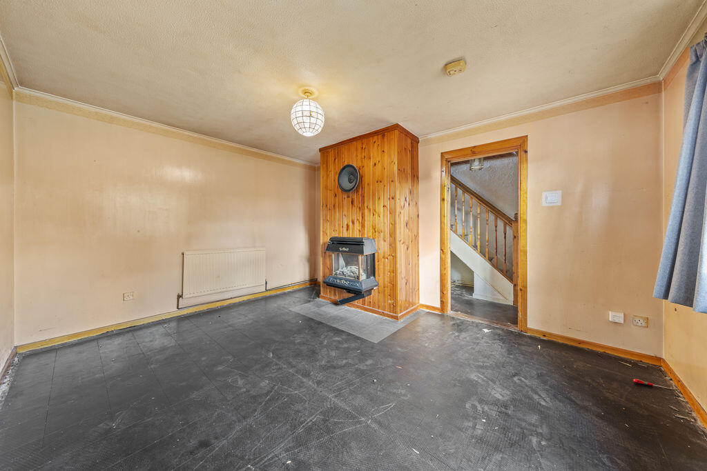 House in Chesterfield, Derbyshire - More