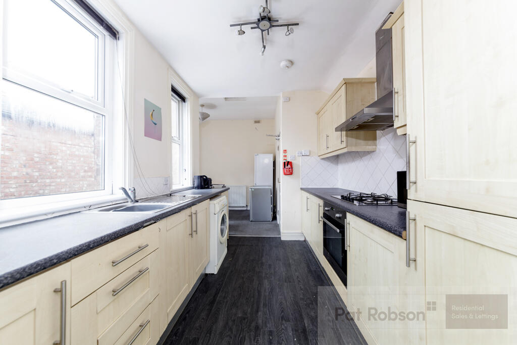 Apartment in Newcastle upon Tyne - View 2