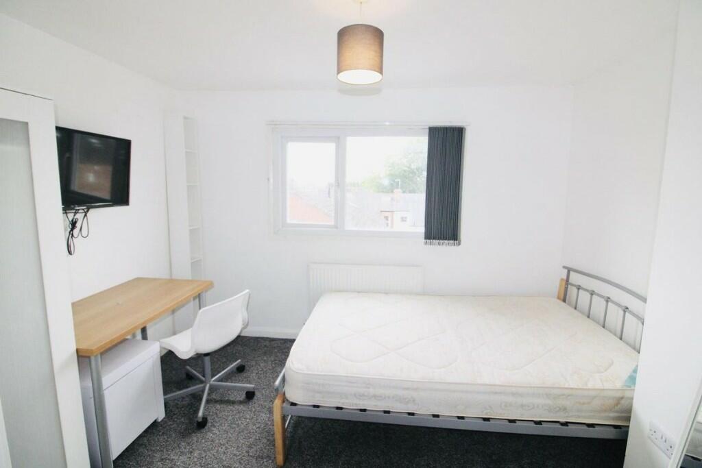 House in Nottingham - View 5