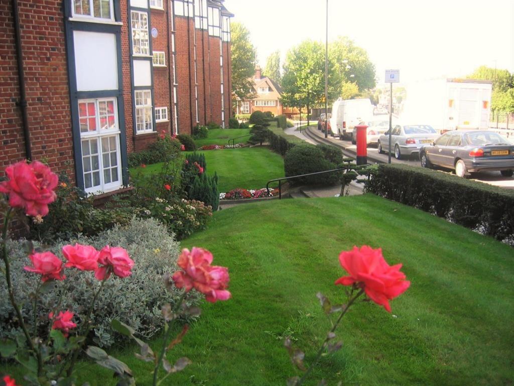 Main image of property: Vernon Court, Hendon Way, London