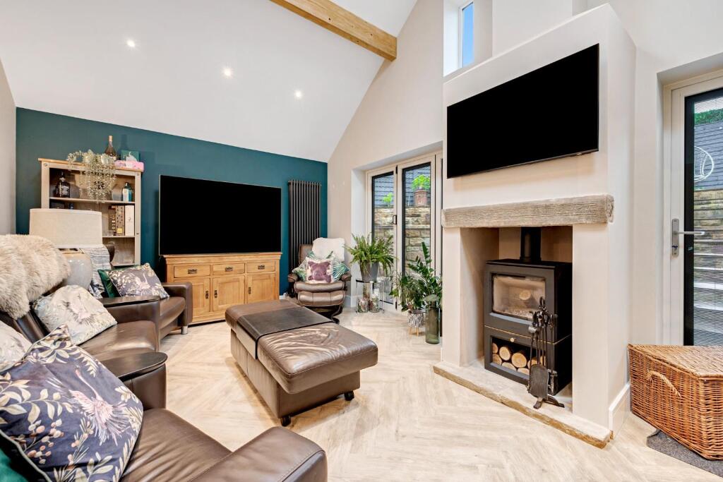 House in Pendle, Trawden Forest - More