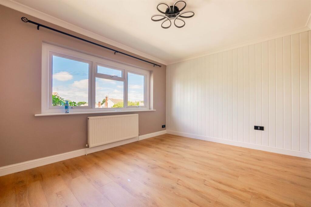 House in Rochford, Rayleigh - View 5