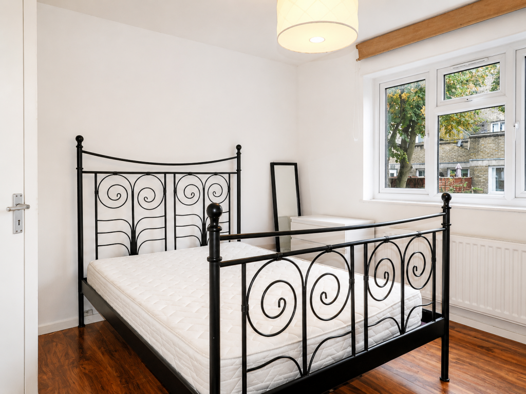 House in London - View 5