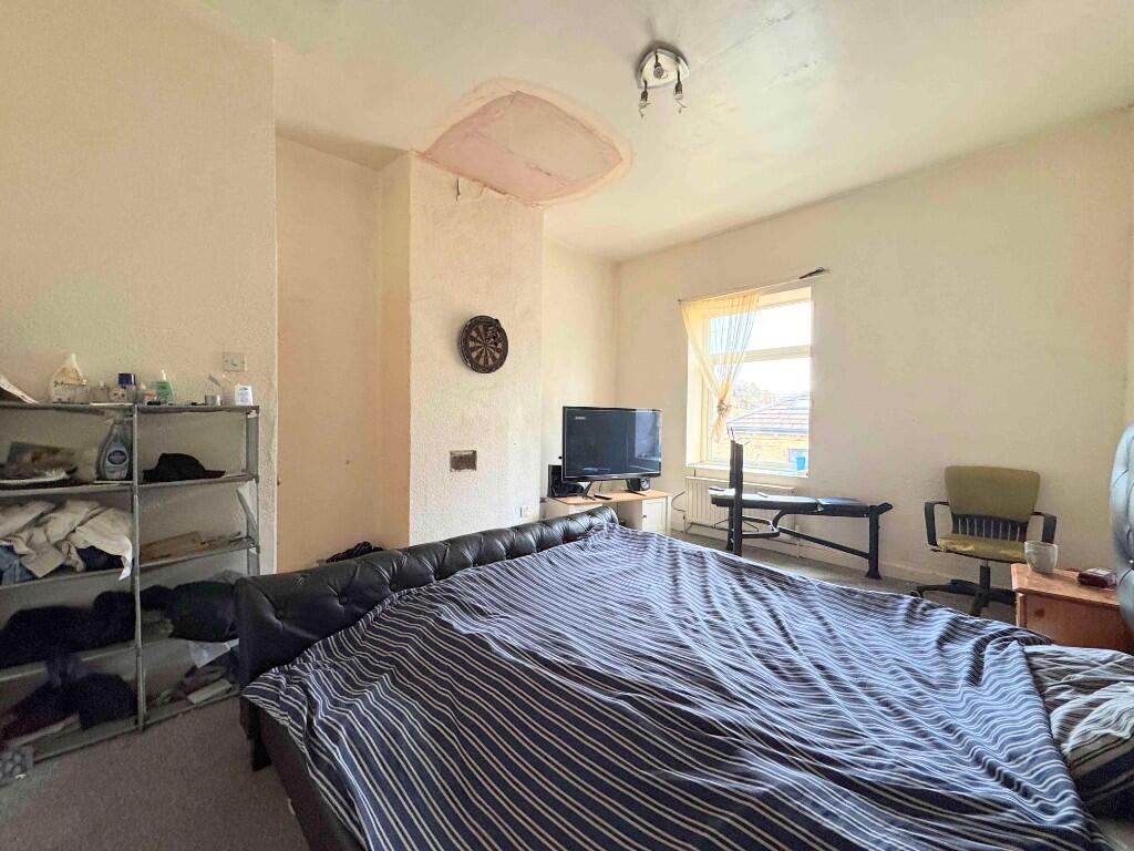 2 Dean Street, Greetland HX4 8DW photo 2