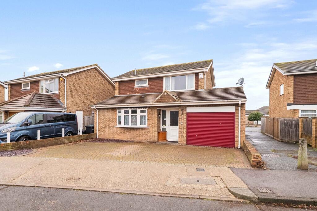 4 bedroom detached house for sale in The Drove Way, Istead Rise ...