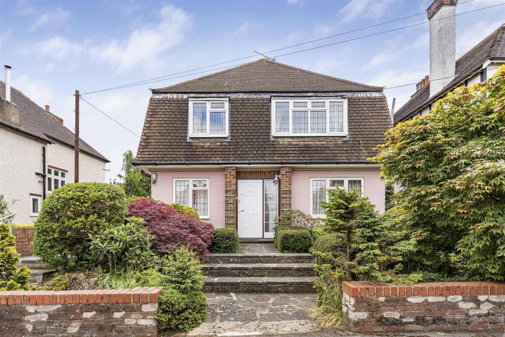 2-bed flat on All Saints Road, Sutton, £375,000