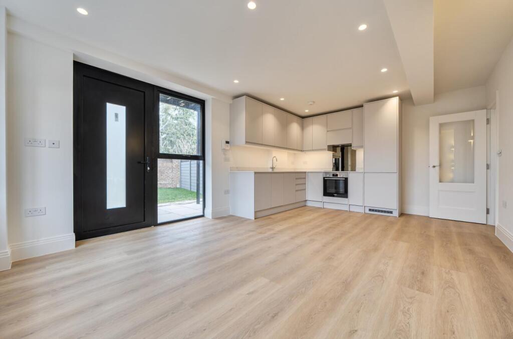 Talent Factory Apartments, Barmeston Road, London, SE6 3BH photo 3