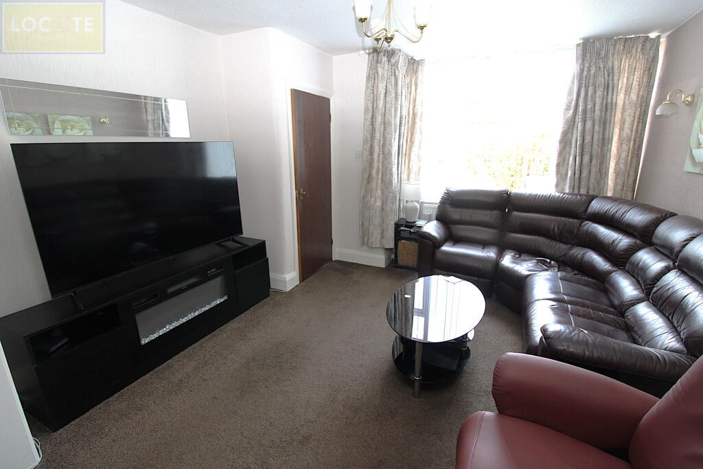 Amersham Close, Urmston, Manchester photo 4