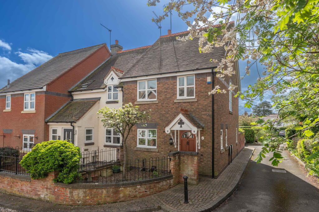 Main image of property: The Coach Houses, High Street, Henley-in-arden, B95 5FN