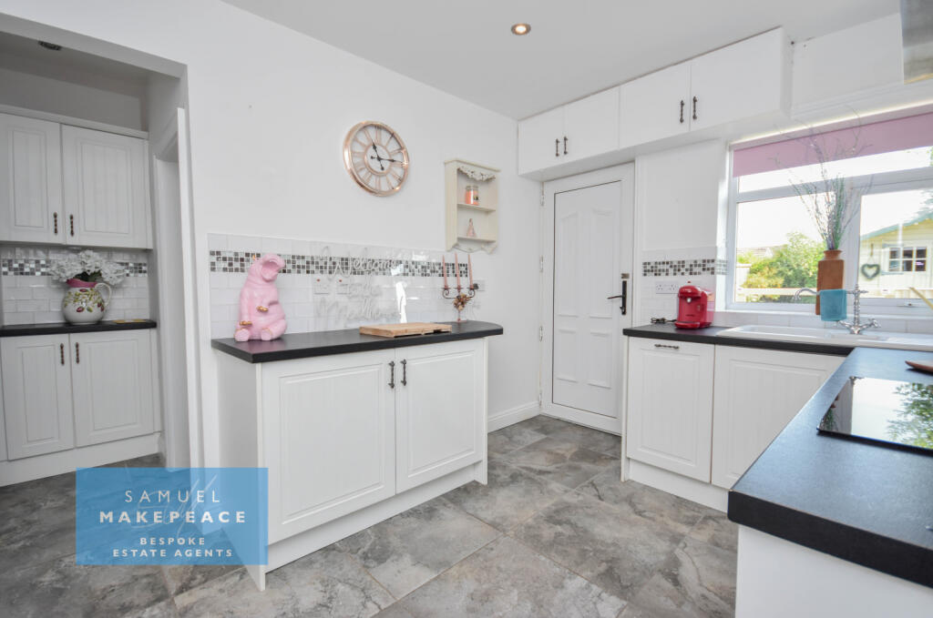 House in Staffordshire Moorlands, Biddulph - More