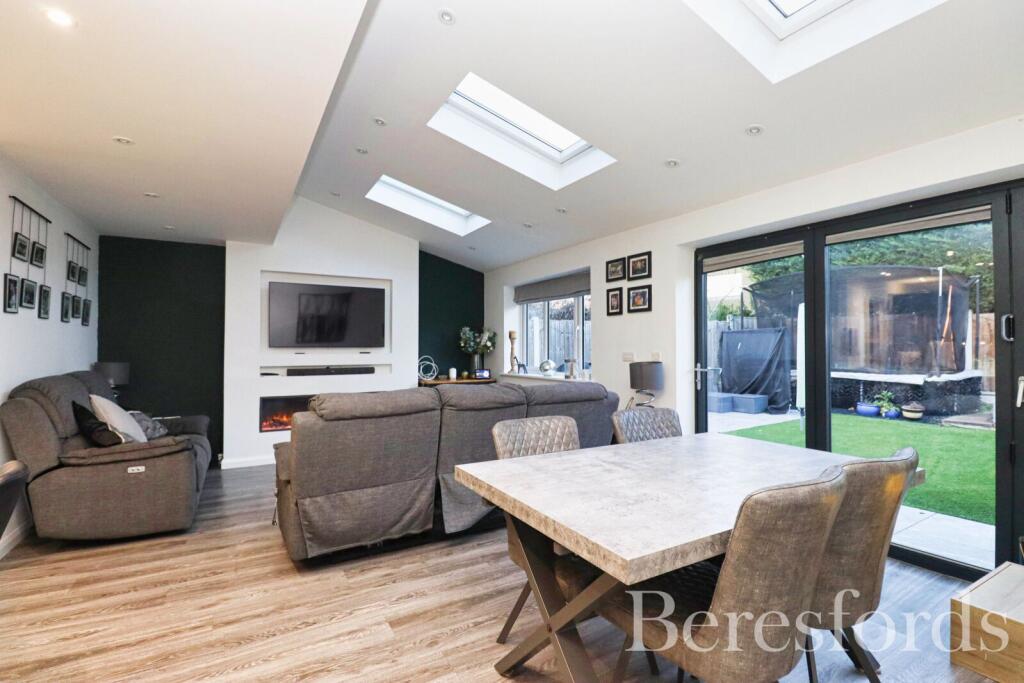 4-bed detached on The Willows, Boreham, CM3, £500,000