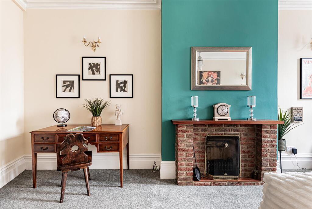 Apartment in Canterbury - View 4