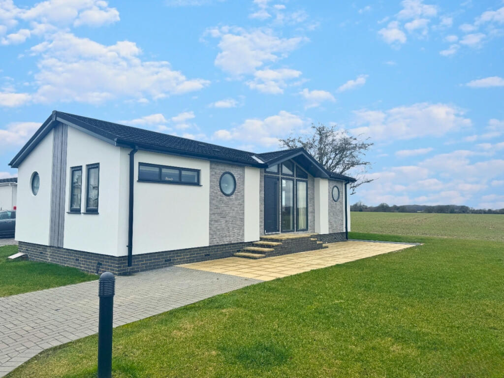 Main image of property: 103 Little Meadow , Two Bed Tingdene Overstone, Woodside Park, Woodside, Luton, Bedfordshire, LU1 4LP