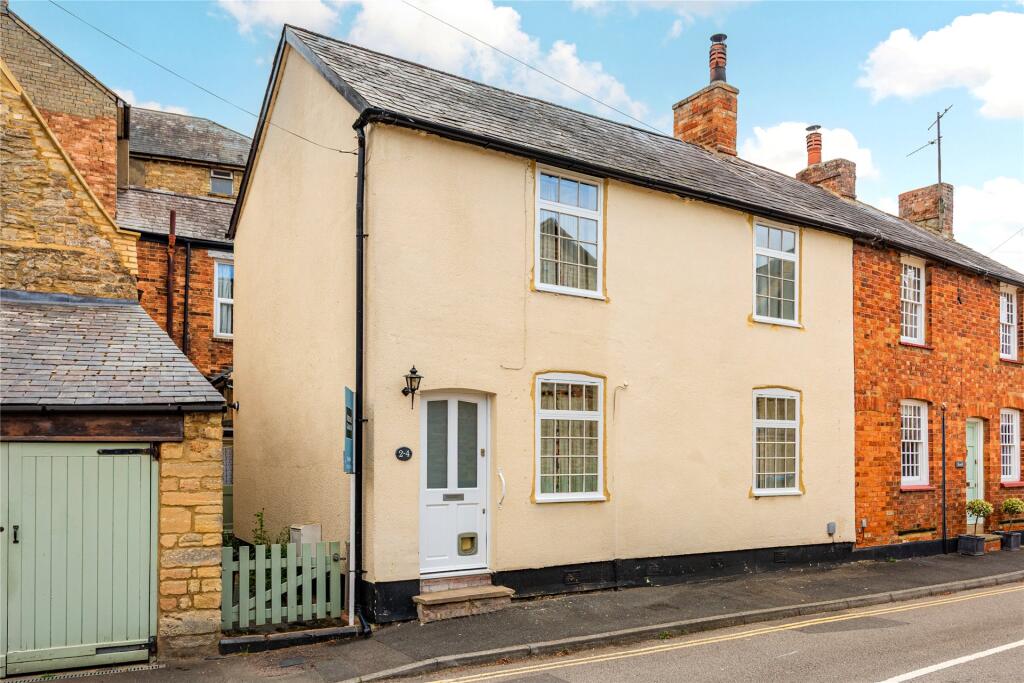 3-bed semi-detached on Lime Street, Olney, Buckinghamshire, MK46, £300,000