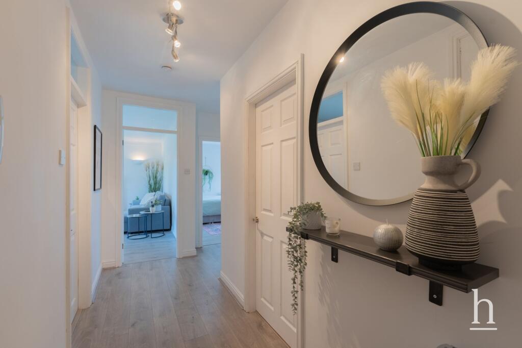 Apartment in Wirral, Liverpool City Region - More