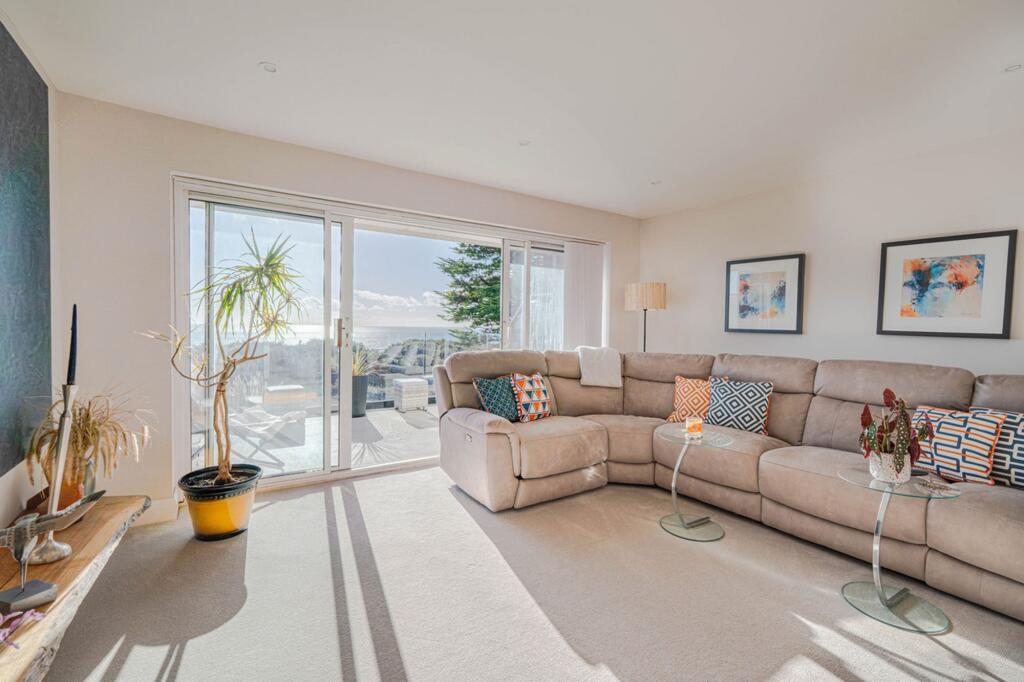 House in Christchurch, Pokesdown, Bournemouth - View 6