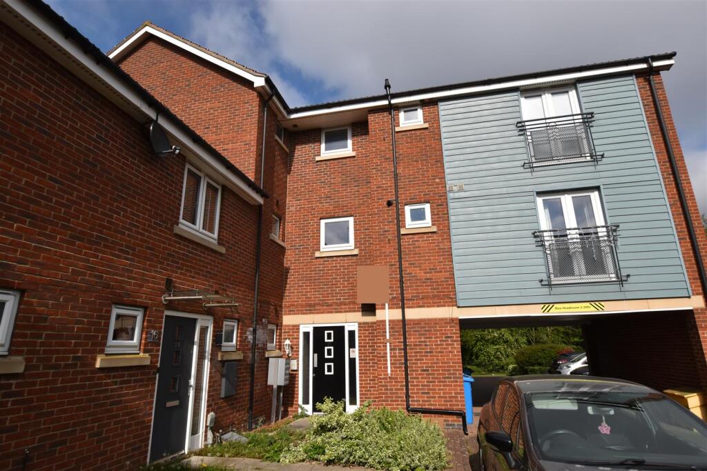 Apartment in Hull - View 4