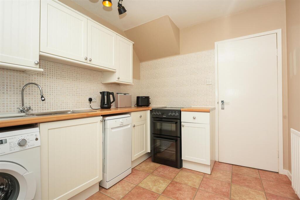 House in Wishaw, Waterloo - More