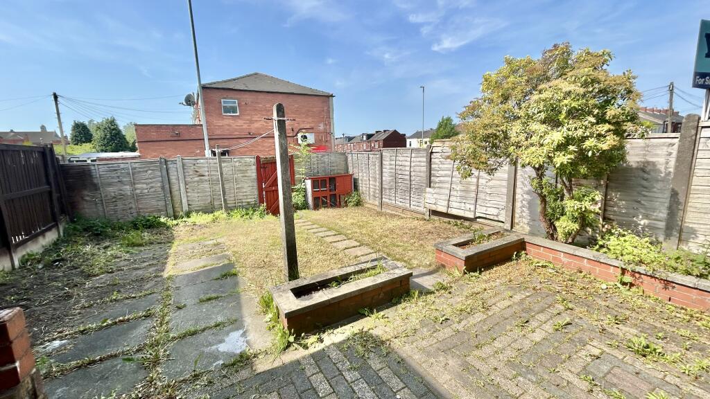 House in Oldham, Stock Brook, Chadderton - View 4