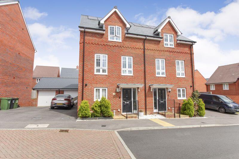 3-bed semi-detached on Bushy Dene Road, Botley, SO32, £375,000