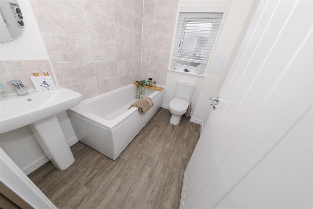 25 Dalzell Park, Glenrothes, Fife, KY7 4AU photo 4