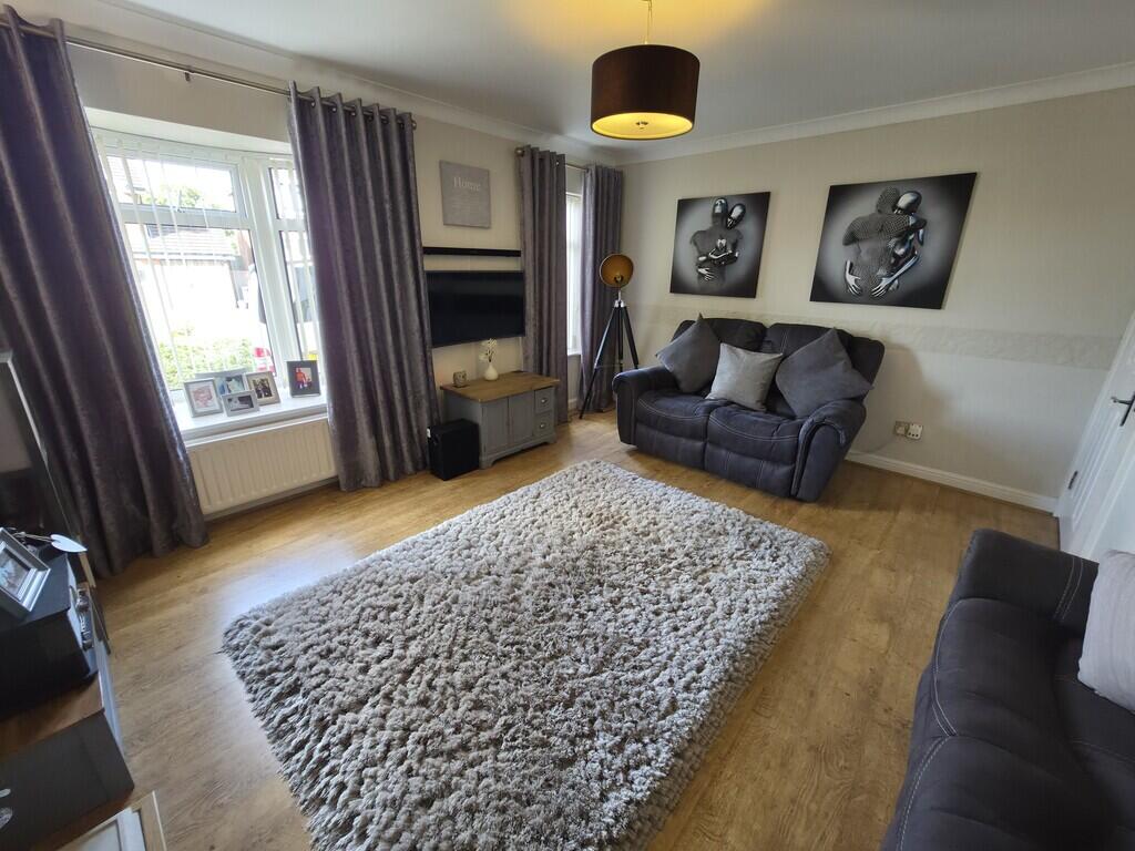 House in Stoke-on-Trent - More
