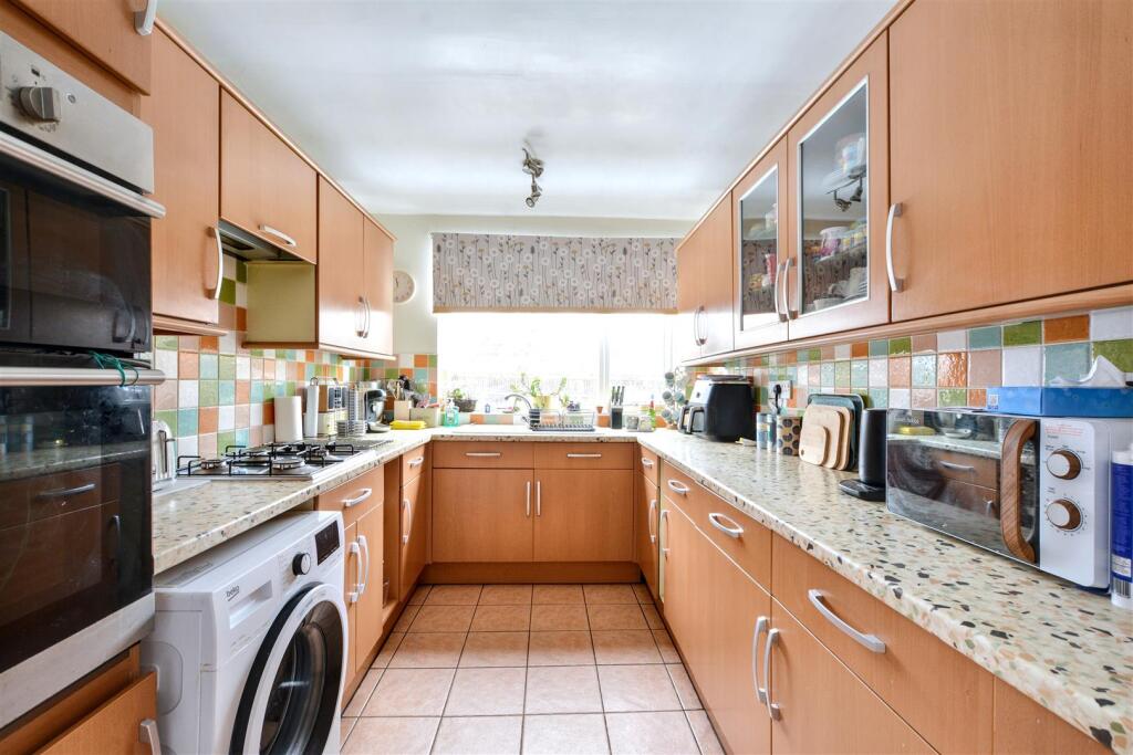 House in Nottingham, Chilwell - View 4