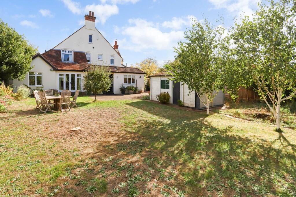 58, Shortheath Road, Farnham, GU9 photo 4