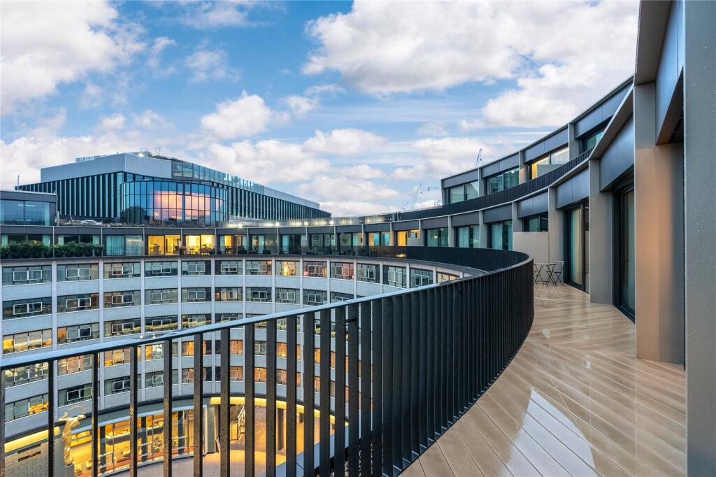 Apartment in London, Shepherd's Bush - View 3