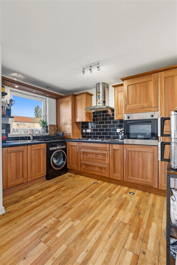 Apartment in Glasgow, West Dunbartonshire - View 3