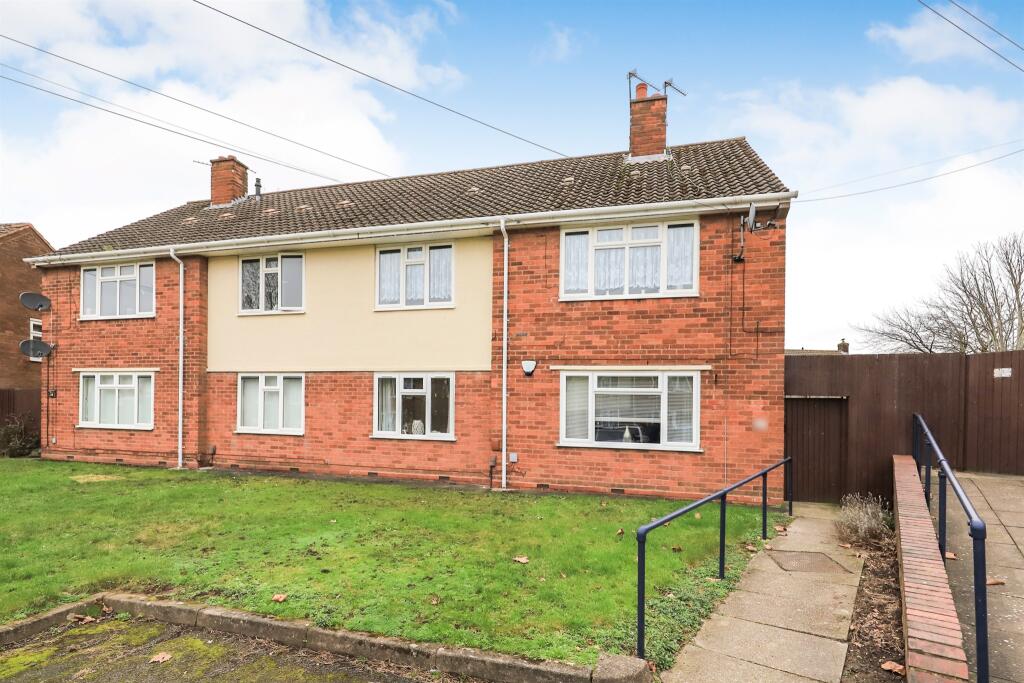 2-bed flat on Fozdar Crescent, Bilston, £150,000