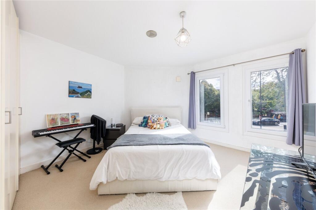 Apartment in London - More