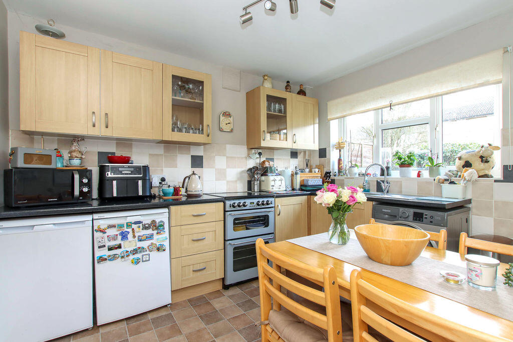 White Hart Drive, Hemel Hempstead photo 3