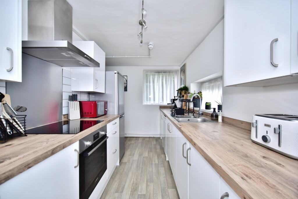 Apartment in Gillingham, Medway - View 5