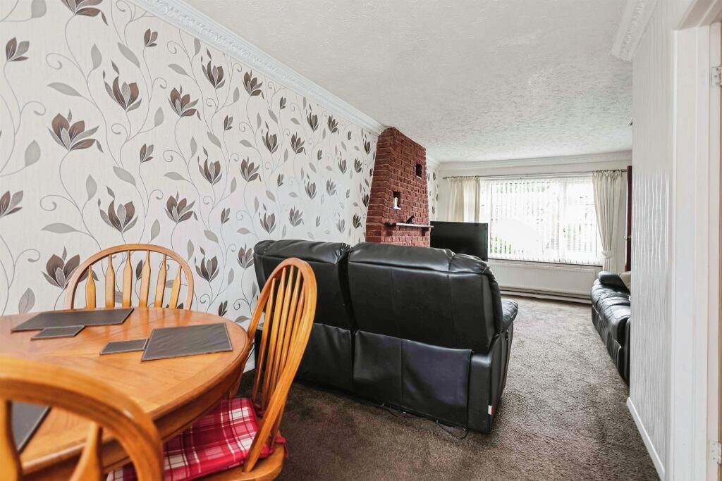 House in Dudley, West Midlands - View 4