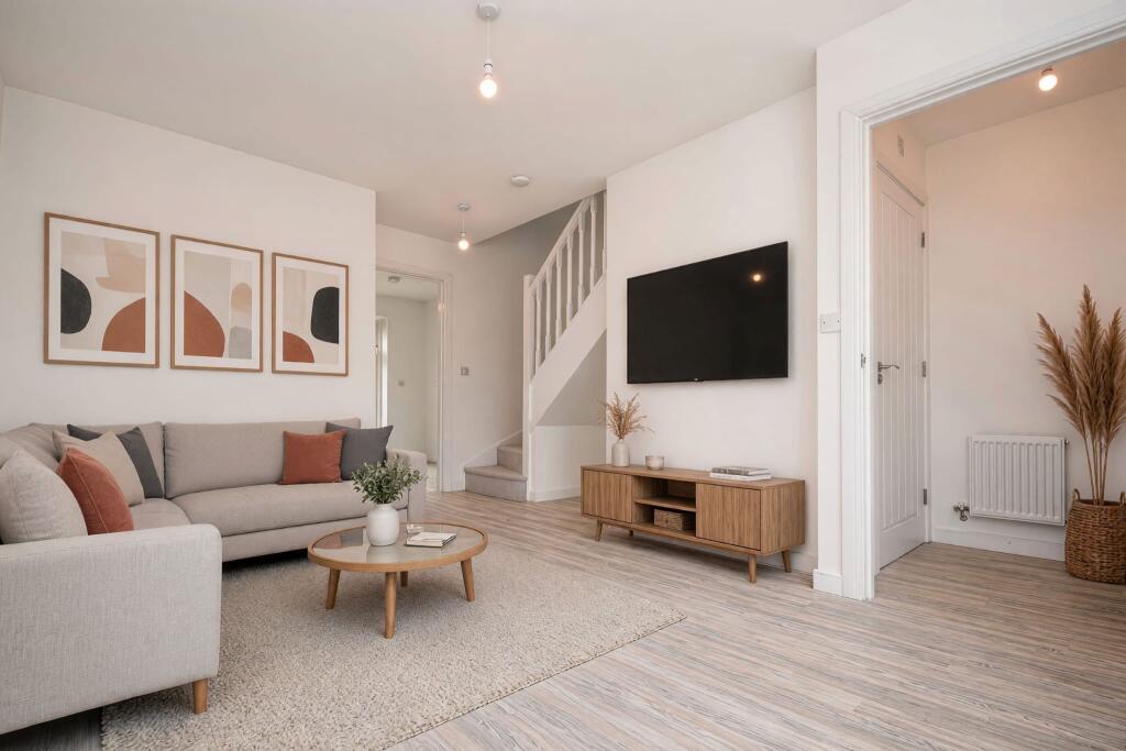House in Northampton, Wellingborough - More