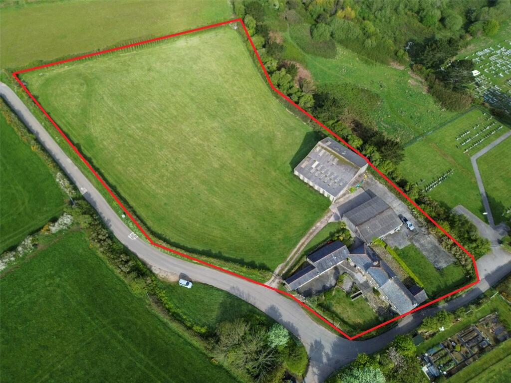 Land and house for sale in Paul, great location, quiet, great for rural escape, tranquil, barn for conversion