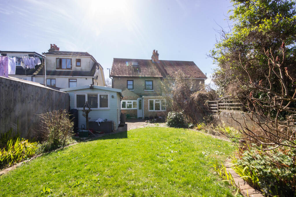 3-bed semi-detached on Greenwood Lane, Brading, £275,000