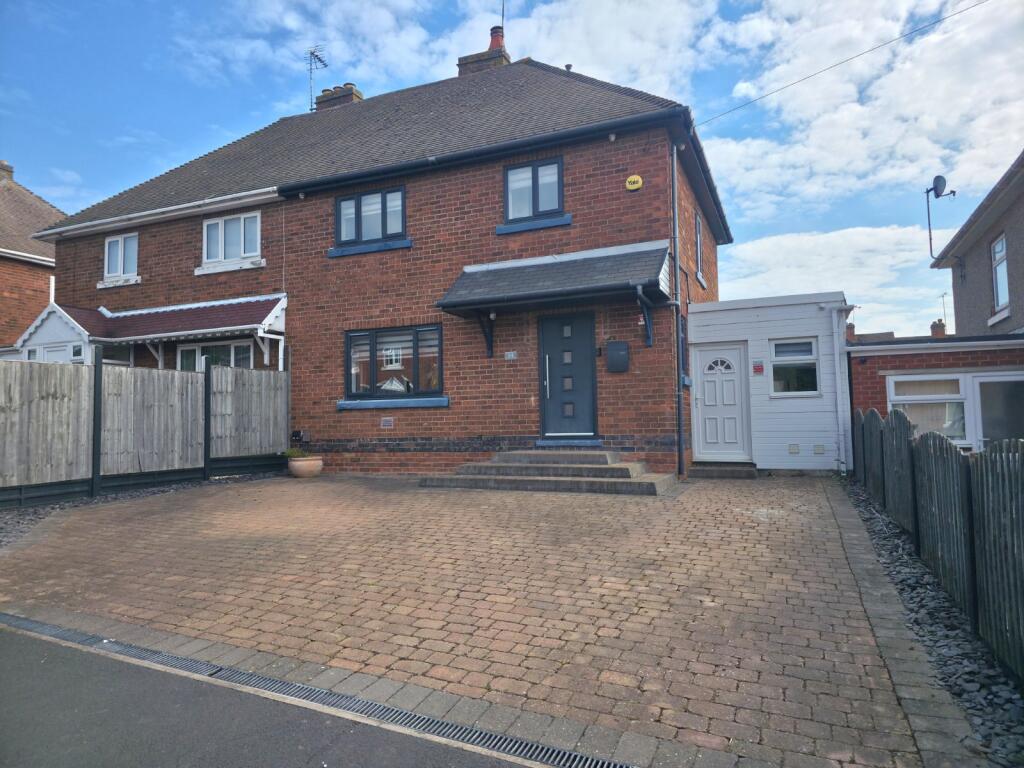Main image of property: Oak Close, Bedworth, Warwickshire, CV12